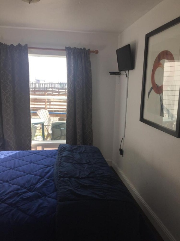 Dolphin Cove Motel image 18