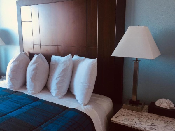 Dolphin Cove Motel image 27