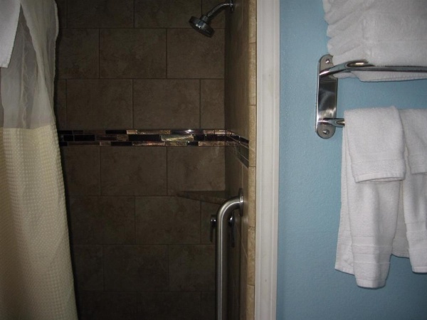 Dolphin Cove Motel image 31