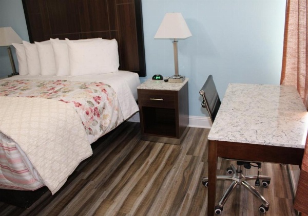 Dolphin Cove Motel image 33