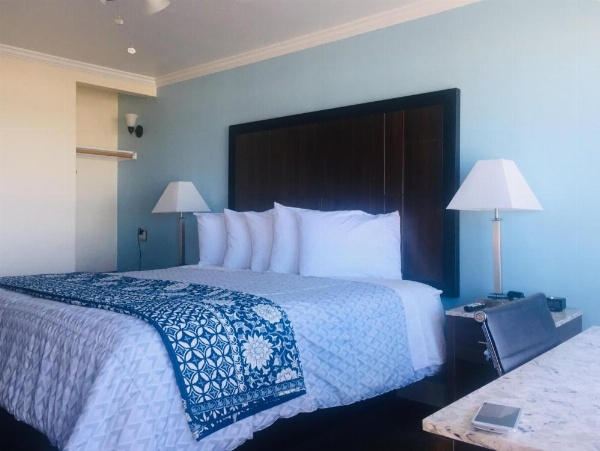 Dolphin Cove Motel image 40