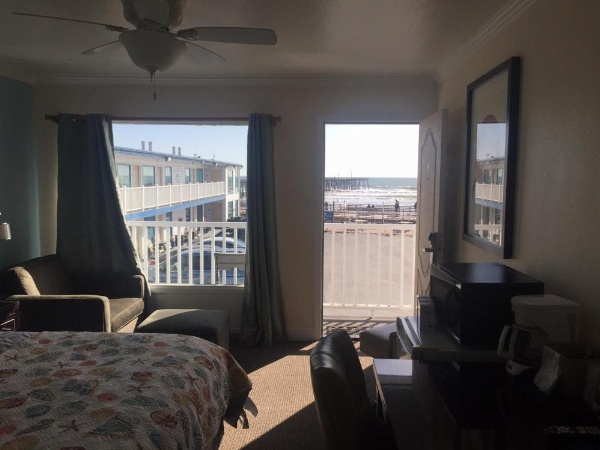 Dolphin Cove Motel image 42