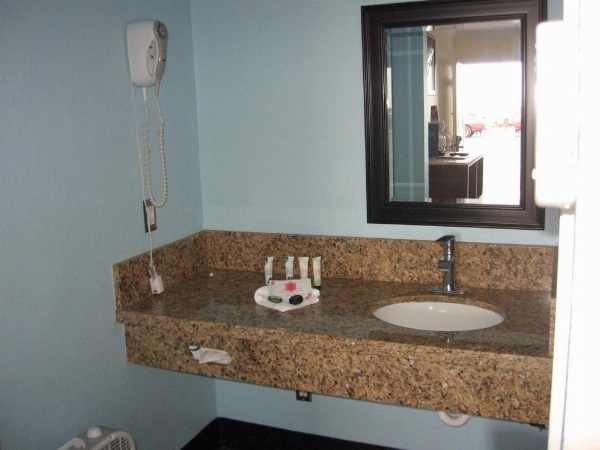 Dolphin Cove Motel image 45