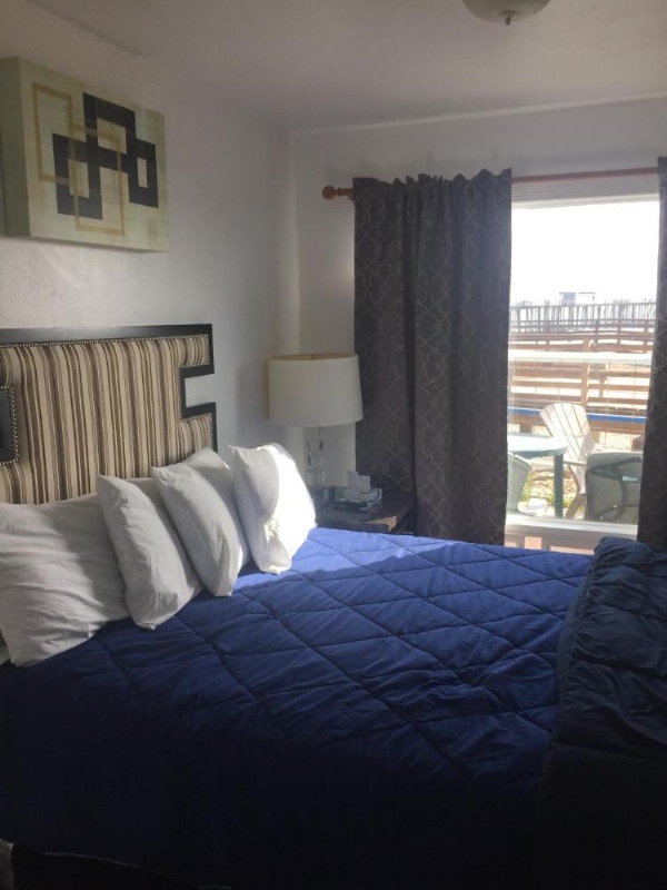 Dolphin Cove Motel image 50