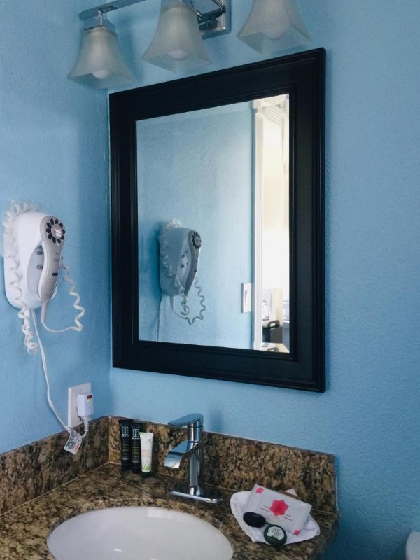 Dolphin Cove Motel image 54