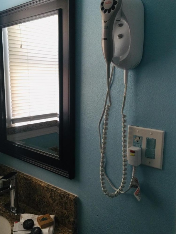 Dolphin Cove Motel image 68