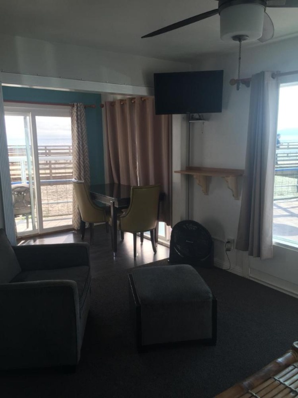 Dolphin Cove Motel image 72