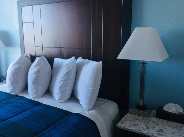 Dolphin Cove Motel image 76