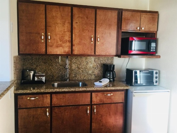 Dolphin Cove Motel image 78