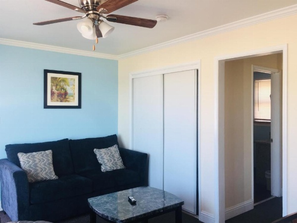 Dolphin Cove Motel image 79