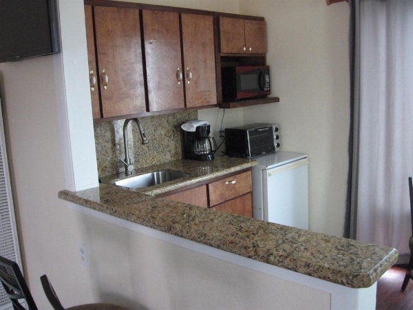 Dolphin Cove Motel image 85