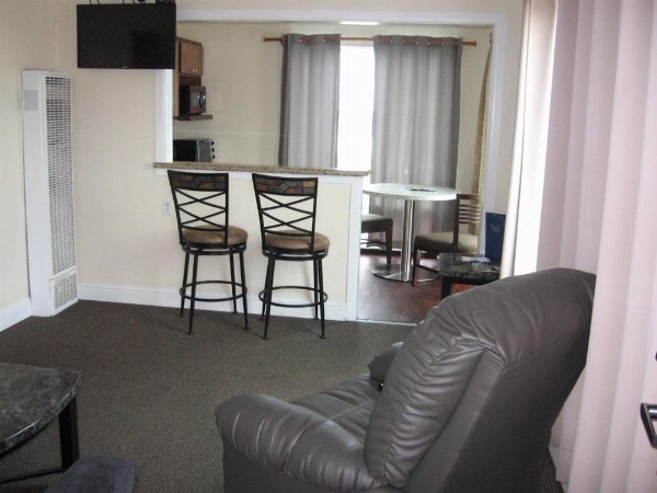 Dolphin Cove Motel image 86