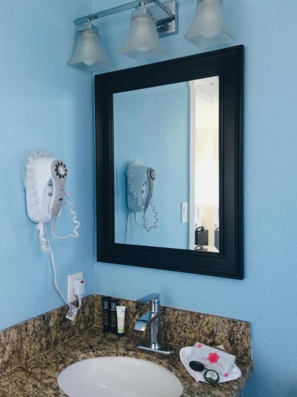 Dolphin Cove Motel image 93