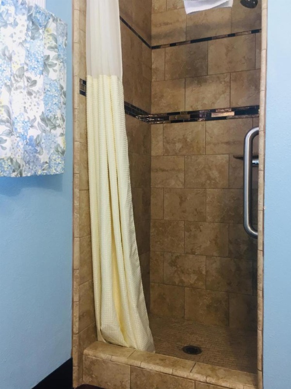 Dolphin Cove Motel image 94