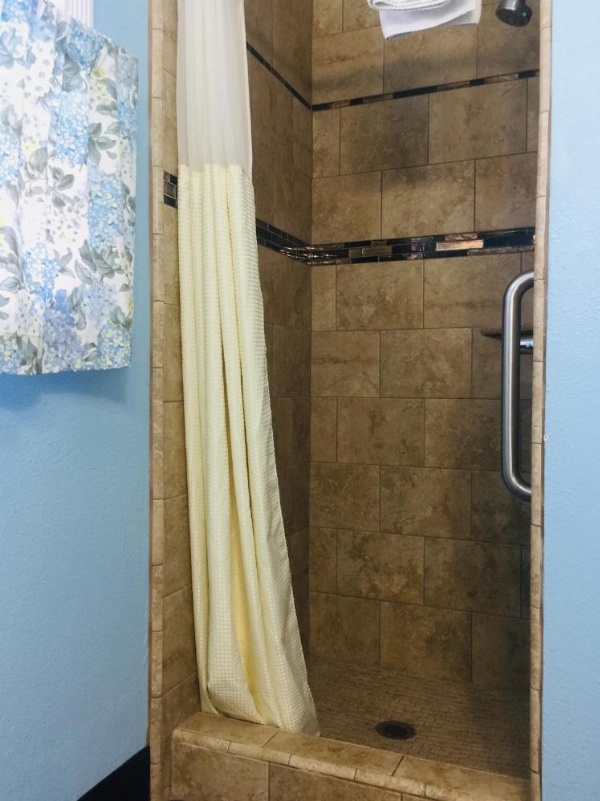 Dolphin Cove Motel image 95